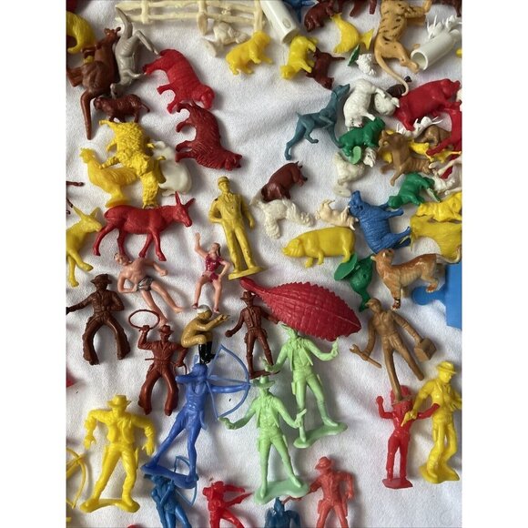 Vintage Rubber Plastic Cowboys Mix Indians Figure Collection LOT 1960's Animals - Picture 9 of 16